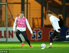 莱万多夫斯基9分钟5球