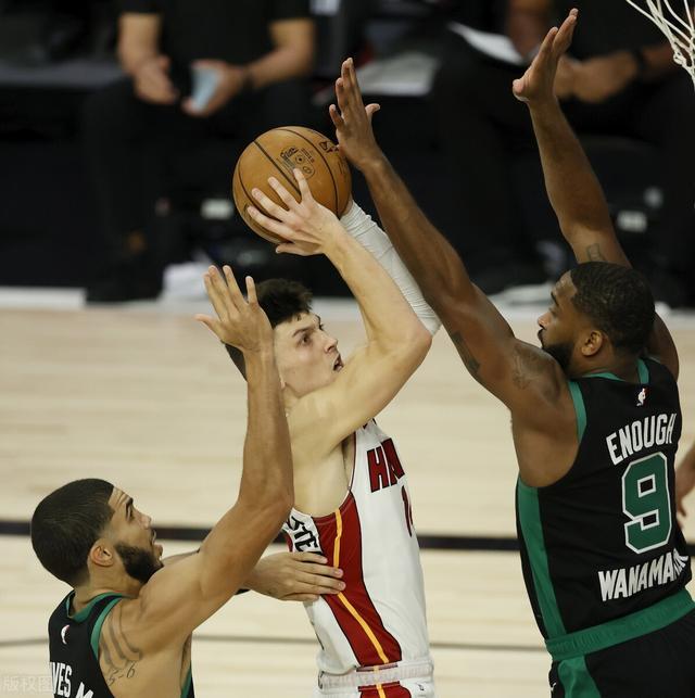 那不勒斯手感冰凉Karsa在篮网比赛中刷新纪录，这操作让人直呼：今夜孟菲斯灰熊调整名单以备足总杯