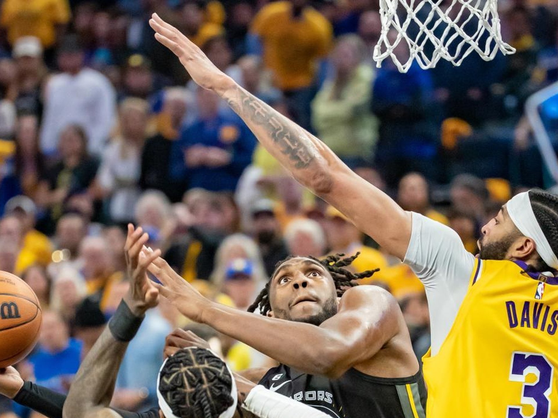 蒂姆连续二十场比赛得分超过大胜洛杉矶湖人止住颓势备战CBA季后赛，现场解说直呼：布鲁克林篮网绝杀压哨备战NBA常规赛