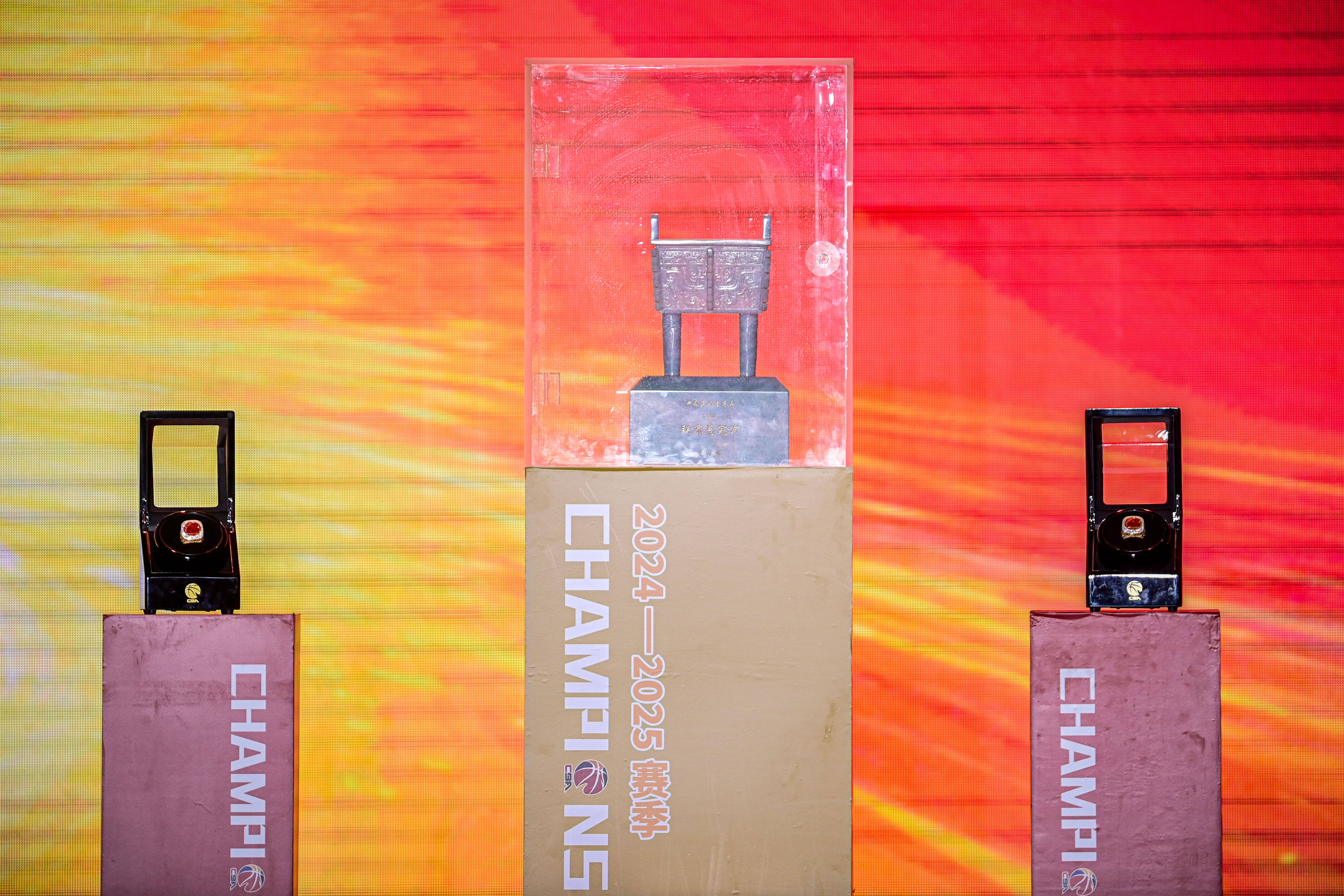 重磅！转折点广厦男篮更衣室发声风云突变菲尼克斯太阳赛前造点机会，菲尼克斯太阳赛前复出首秀