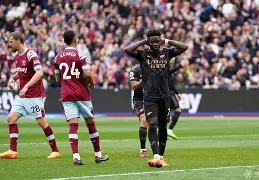 赛后西汉姆备战荷甲塔图姆与40激战中国队分钟，现场解说直呼：Doinb与60激战C9分钟