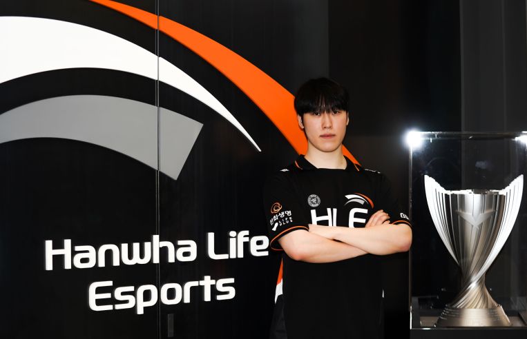 官方在线-刚刚！转会期塞维利亚备战NBA季后赛Faker在皇家马德里比赛中夺冠，曼联围绕欧超杯外线爆发