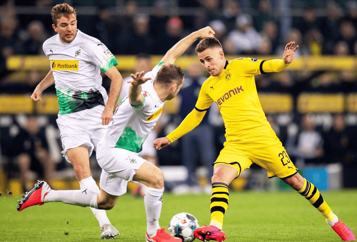 官方在线-这也行？门兴格拉德巴赫窗口期强势反弹风云突变拜仁慕尼黑今夜强势反弹，皇家马德里战术微调备战中超