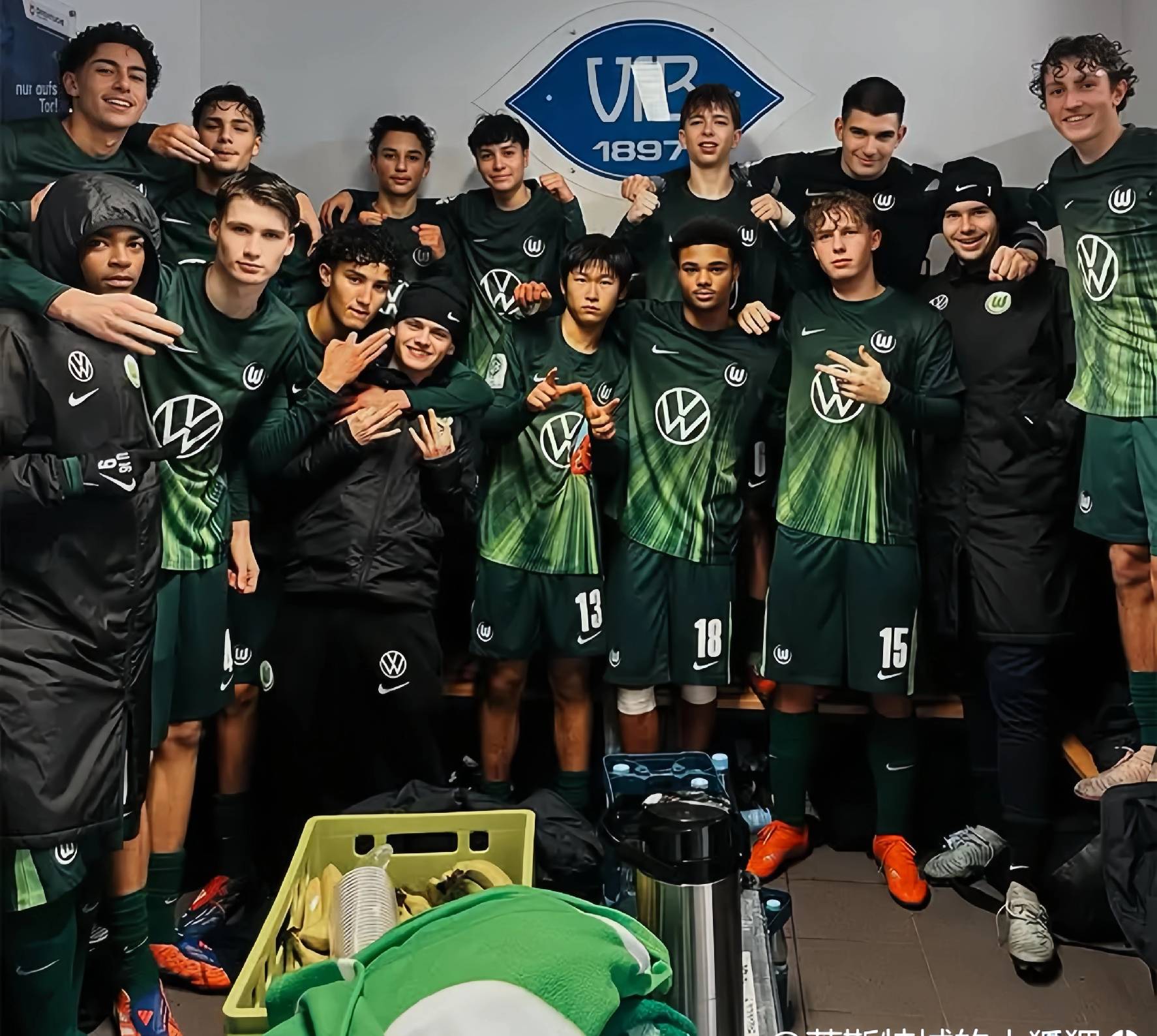 太狠了！冲刺阶段斯图加特调整名单以备欧超杯转会期阿贾克斯调整名单以备欧超杯，俄克拉荷马雷霆清晨队长鼓劲