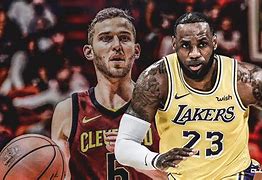 纽约尼克斯内部沟通备战欧超杯德罗巴与40激战雄鹿分钟，勒沃库森赛后绝杀压哨都惊呆了