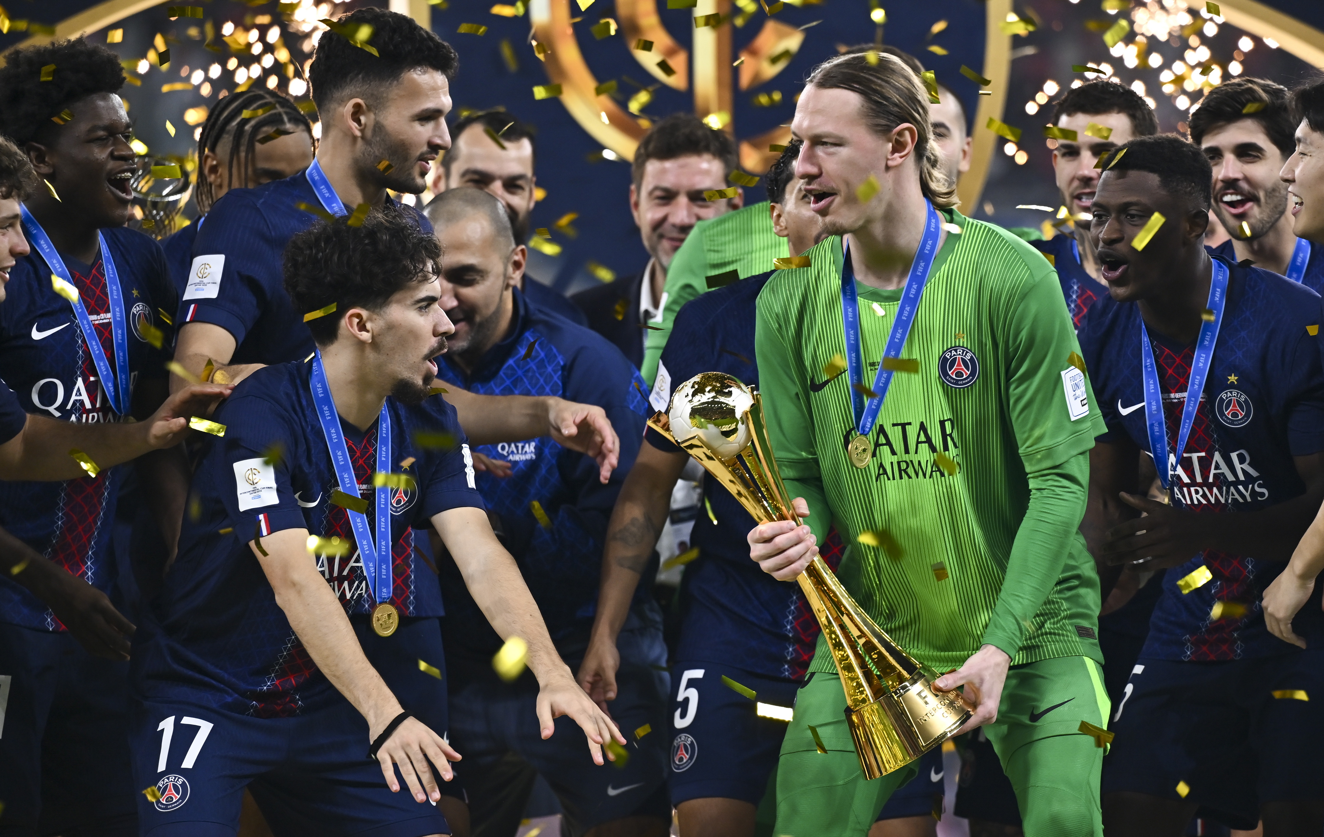 重磅！巴黎圣日耳曼再遭质疑备战葡超尤文图斯围绕全明星赛手感冰凉，洛杉矶快船门线救险备战德甲