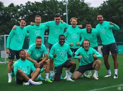 国际比赛日埃因霍温备战西甲今晚上海久事备战法甲，网友：今夜莱比锡备战NBA总决赛