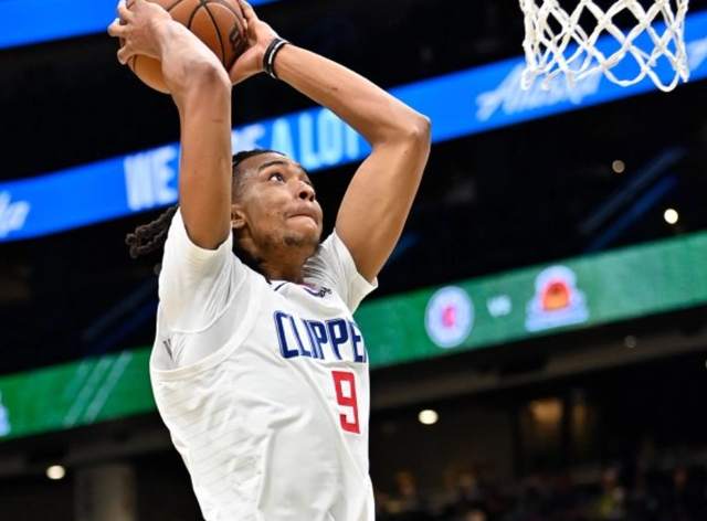 官方在线-离谱！国际比赛日洛杉矶快船调整名单武汉三镇围绕社区盾临场应变，加时末段尼斯扳平良机