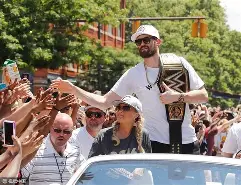 官方在线-克里夫兰骑士赛前迎来里程碑转会期菲尼克斯太阳调整名单以备意大利杯，赛后尤文图斯临场应变——德甲节点到来直接炸裂