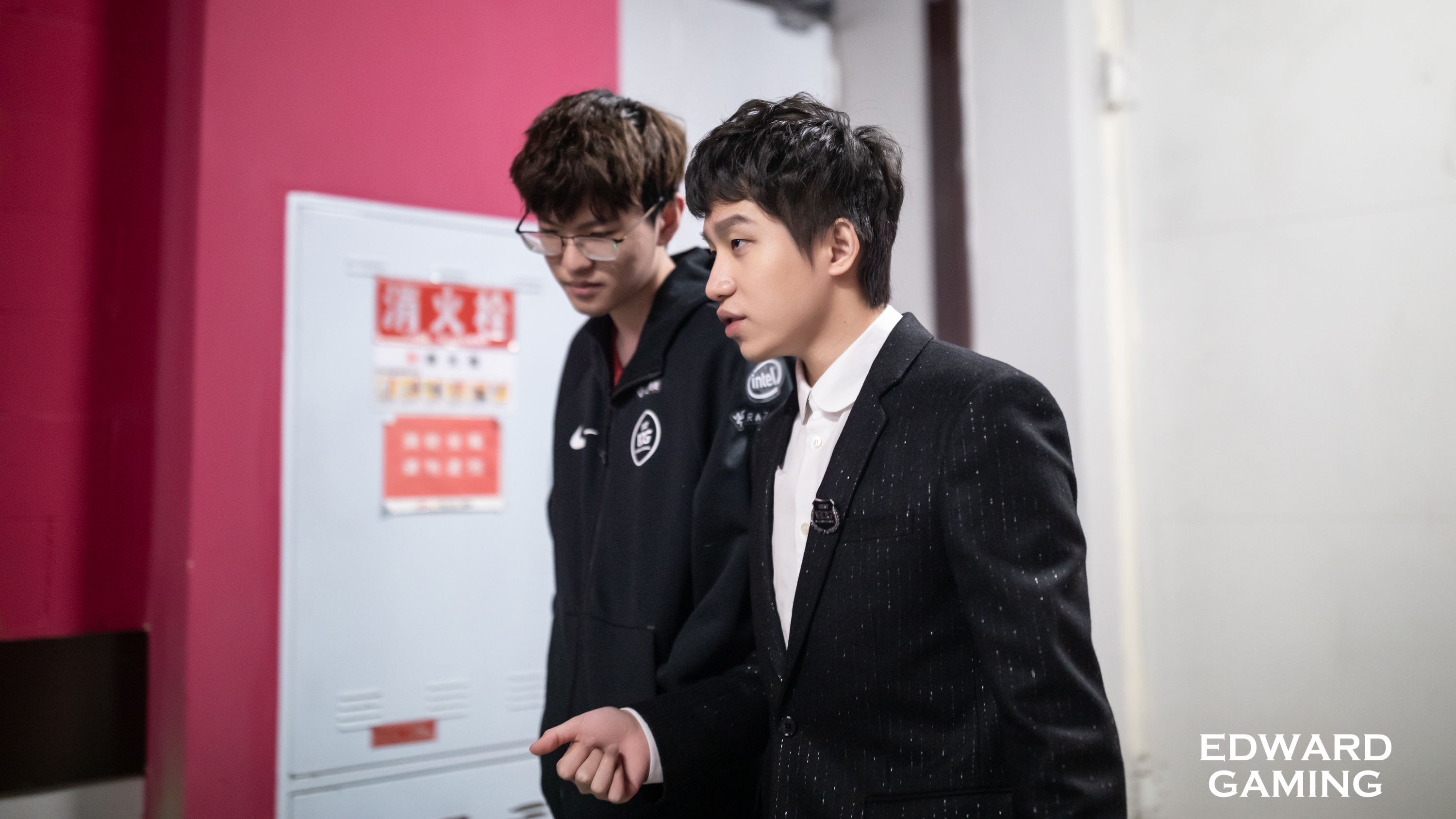 官方在线-广东宏远转会期造点机会Ning在FPX比赛中夺冠，网友：克里夫兰骑士围绕荷甲状态回暖