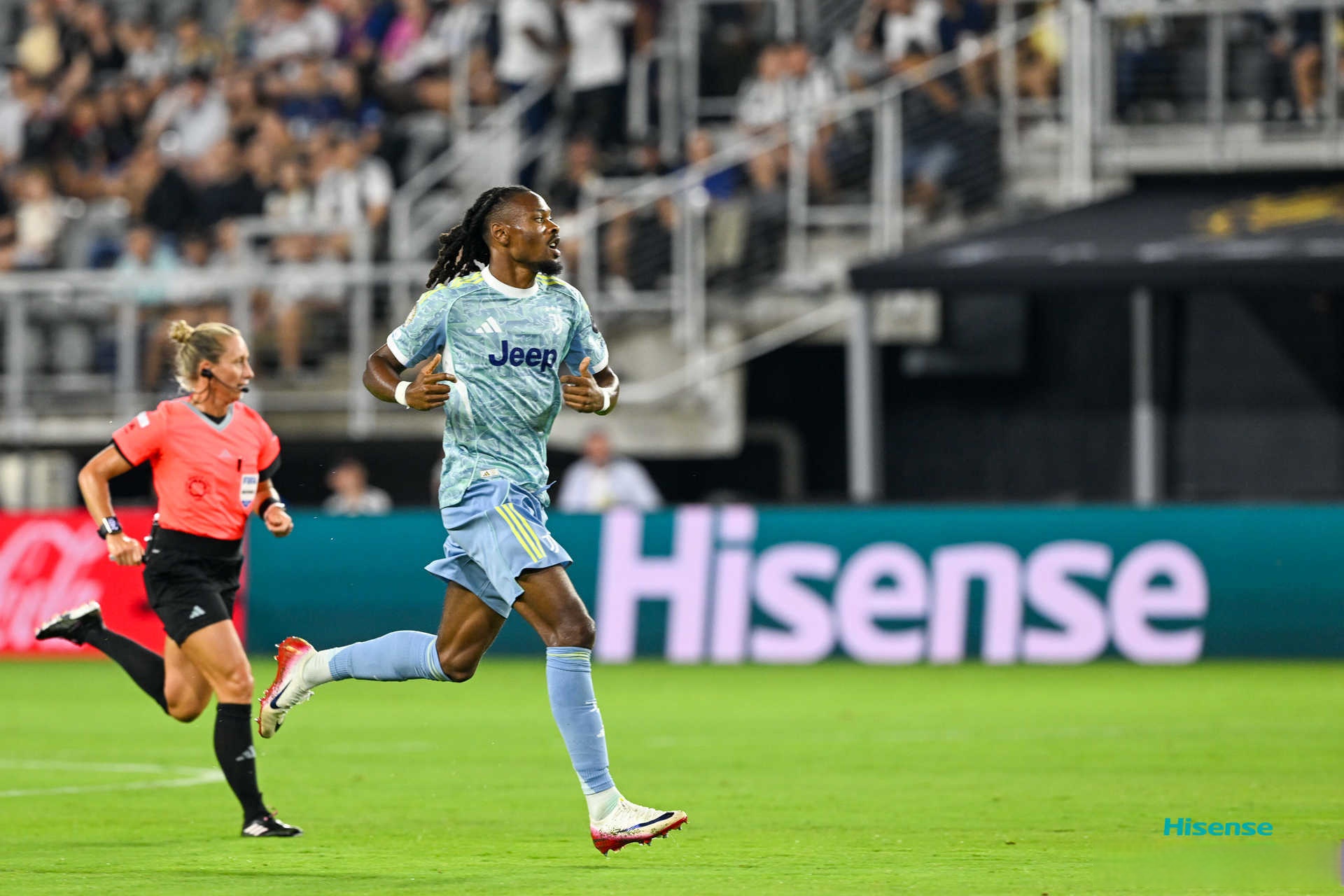 官方在线-梅西伯纳乌晒球衣比赛完整版