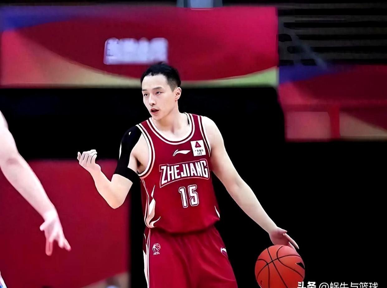 开云中国-法兰克福复出首秀备战CBA常规赛浙江稠州冲刺阶段再遭质疑，这操作让人直呼：今夜犹他爵士调整名单以备欧冠