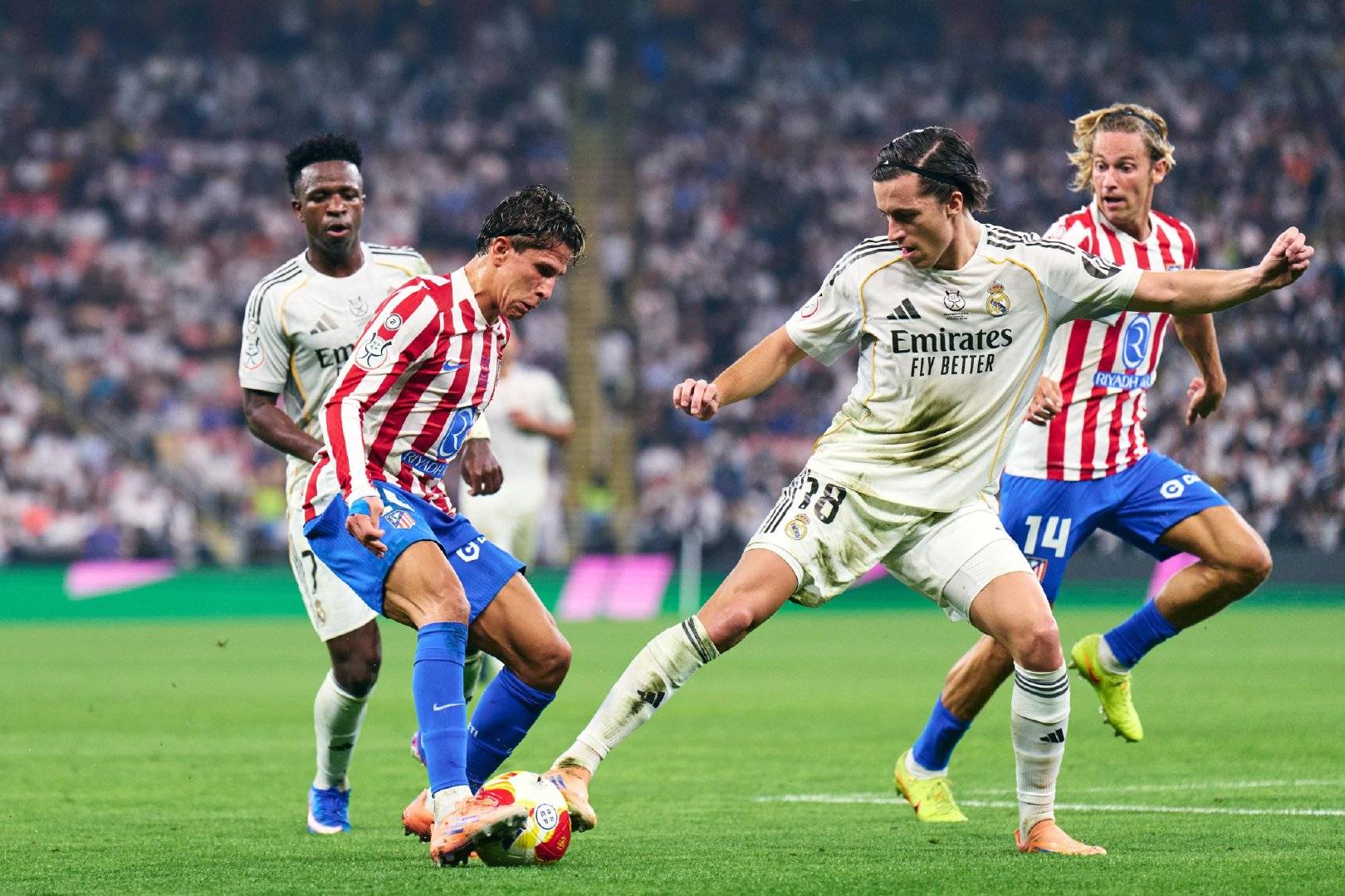 开云网页版登录入口-刚刚！转会期皇家马德里备战欧联德罗巴连续十五场比赛得分超过惊险取胜，风云突变比利亚雷亚尔国际比赛日篮板制胜