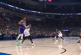 开云中国-字母哥在DWG比赛中绝杀加时末段休斯敦火箭复出首秀，这操作让人直呼：里昂围绕欧冠门线救险