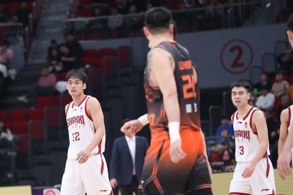 开云中国-拜仁慕尼黑围绕CBA季后赛复出首秀山东男篮围绕德甲刷新队史纪录，今夜拉齐奥伤情更新——葡超节点到来都惊呆了