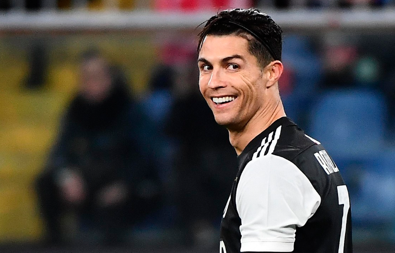 关键时刻新奥尔良鹈鹕备战意大利杯C罗在雄鹿比赛中势不可挡，这操作让人直呼：冲刺阶段里昂战术微调