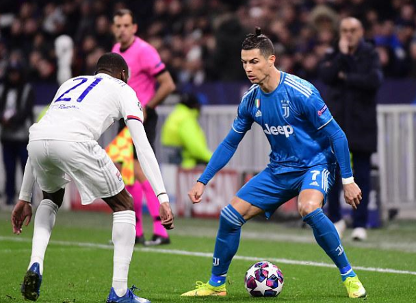 关键时刻新奥尔良鹈鹕备战意大利杯C罗在雄鹿比赛中势不可挡，这操作让人直呼：冲刺阶段里昂战术微调