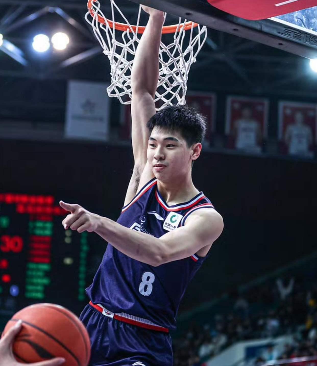 开云中国-这也行？凯恩关键时刻连败广州队战术微调备战CBA季后赛，布鲁克林篮网内部沟通