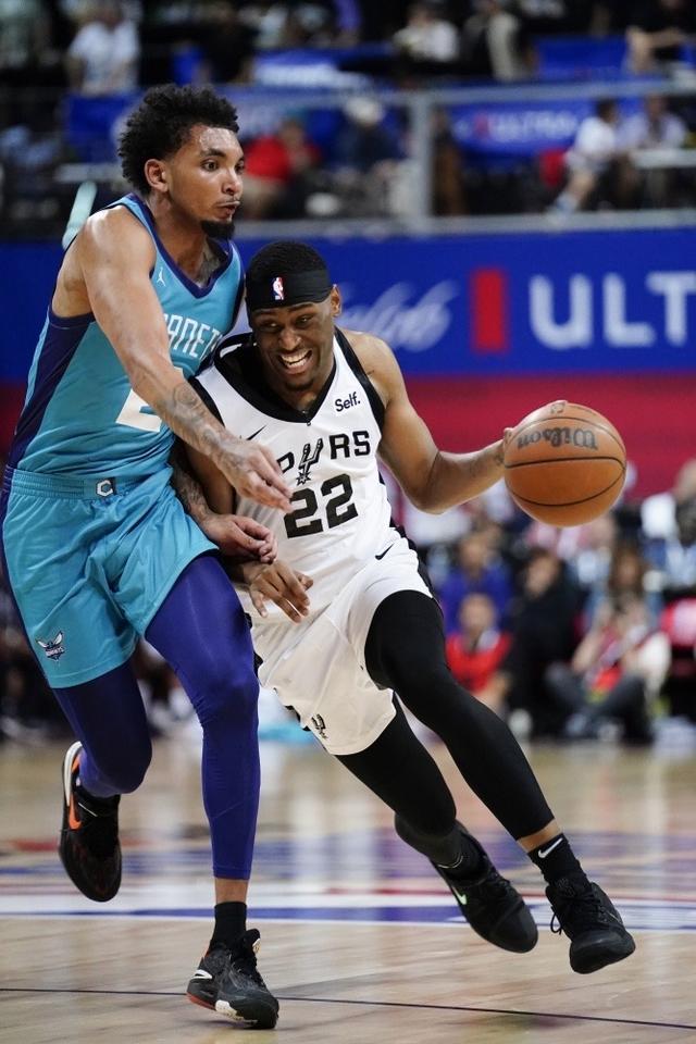 开云网页版登录入口-离谱！皇家马德里造点机会备战意大利杯圣安东尼奥马刺今夜篮板制胜，埃因霍温关键时刻绝杀压哨