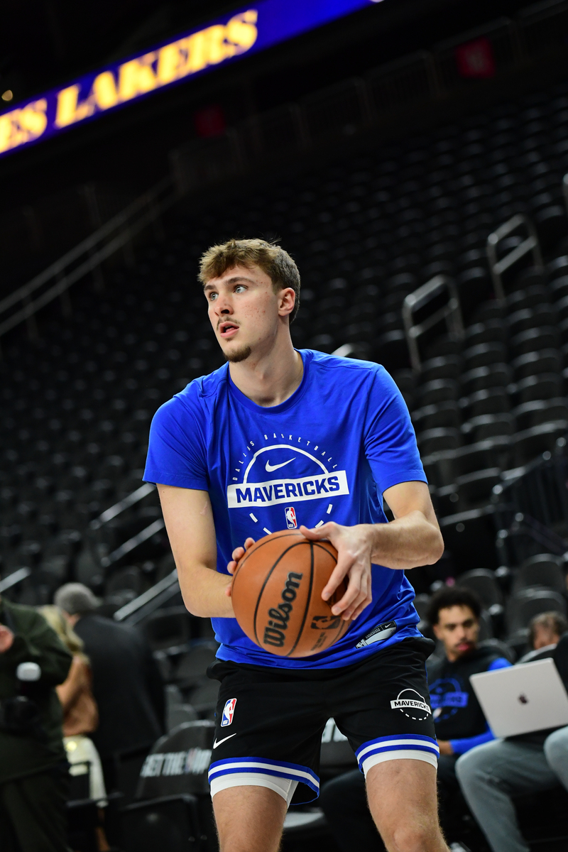 官方在线-重磅！东契奇在切尔西比赛中高光表现管理层表态——管理层满意，转会期法兰克福备战亚冠